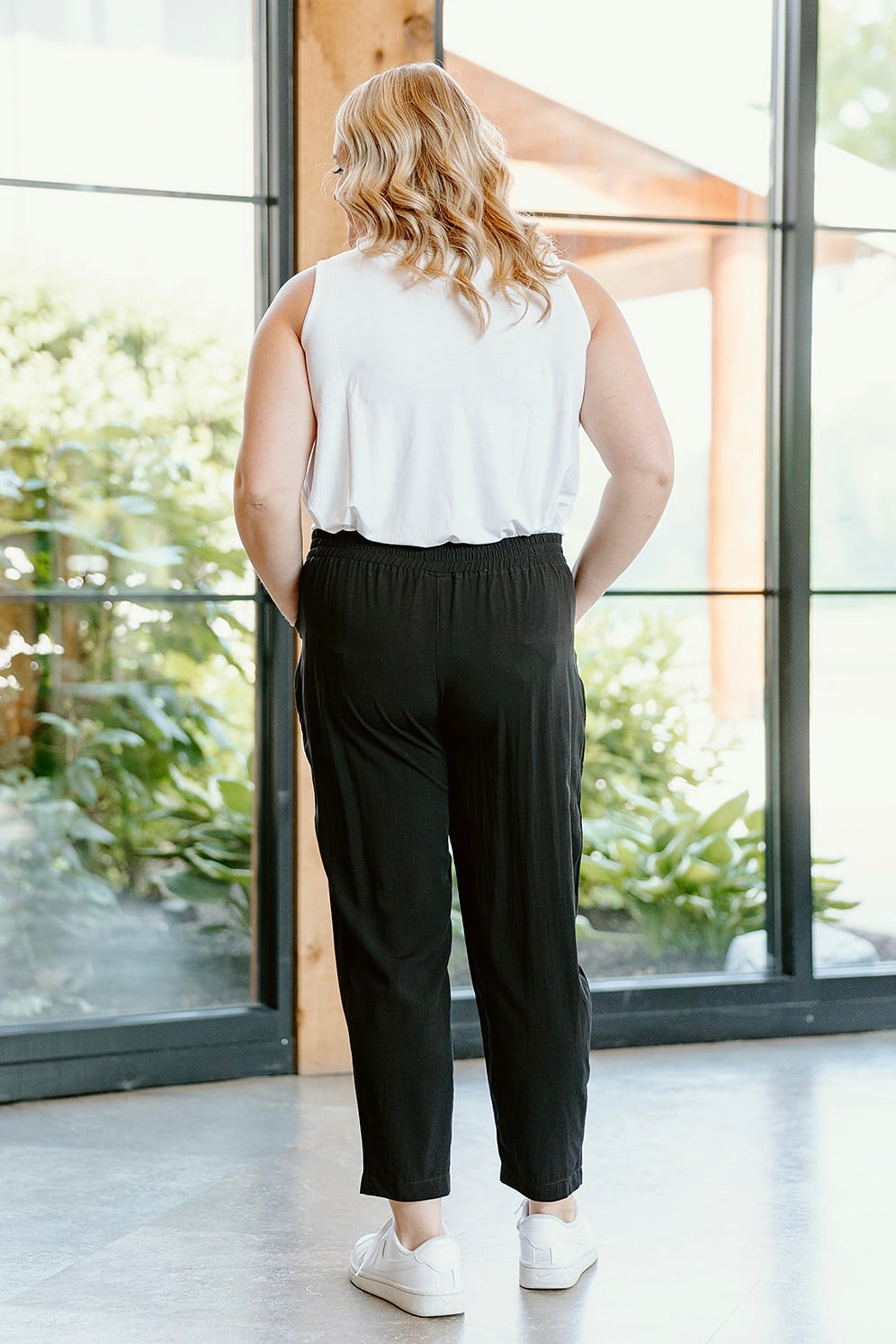 Black Cinched Waist Pant